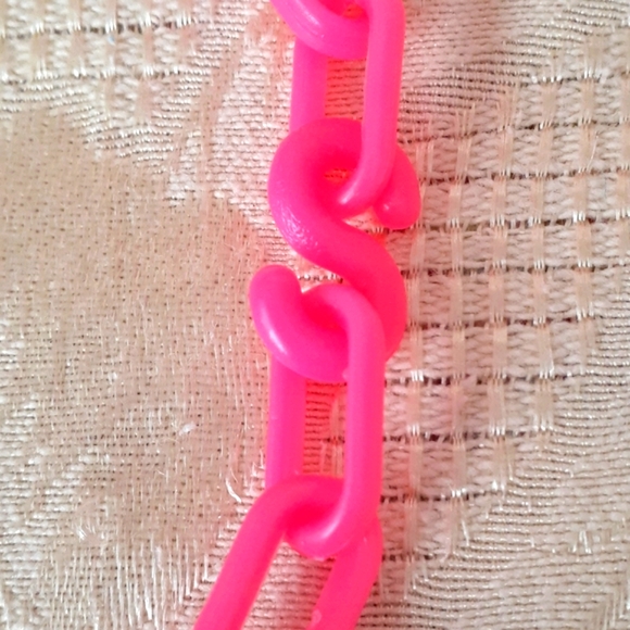 *Vintage 1980's Plastic Necklaces with Charms/Clips - Picture 6 of 8